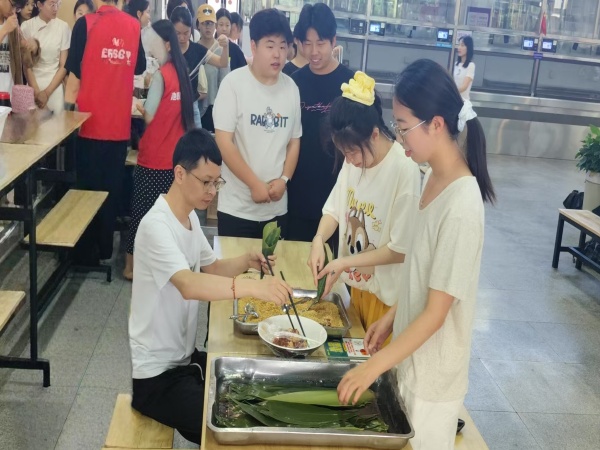 黄老师 (2)_副本.jpg