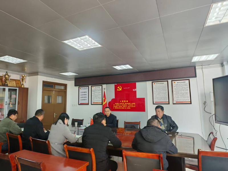 崩兴宇深入建筑与园林系调研指导