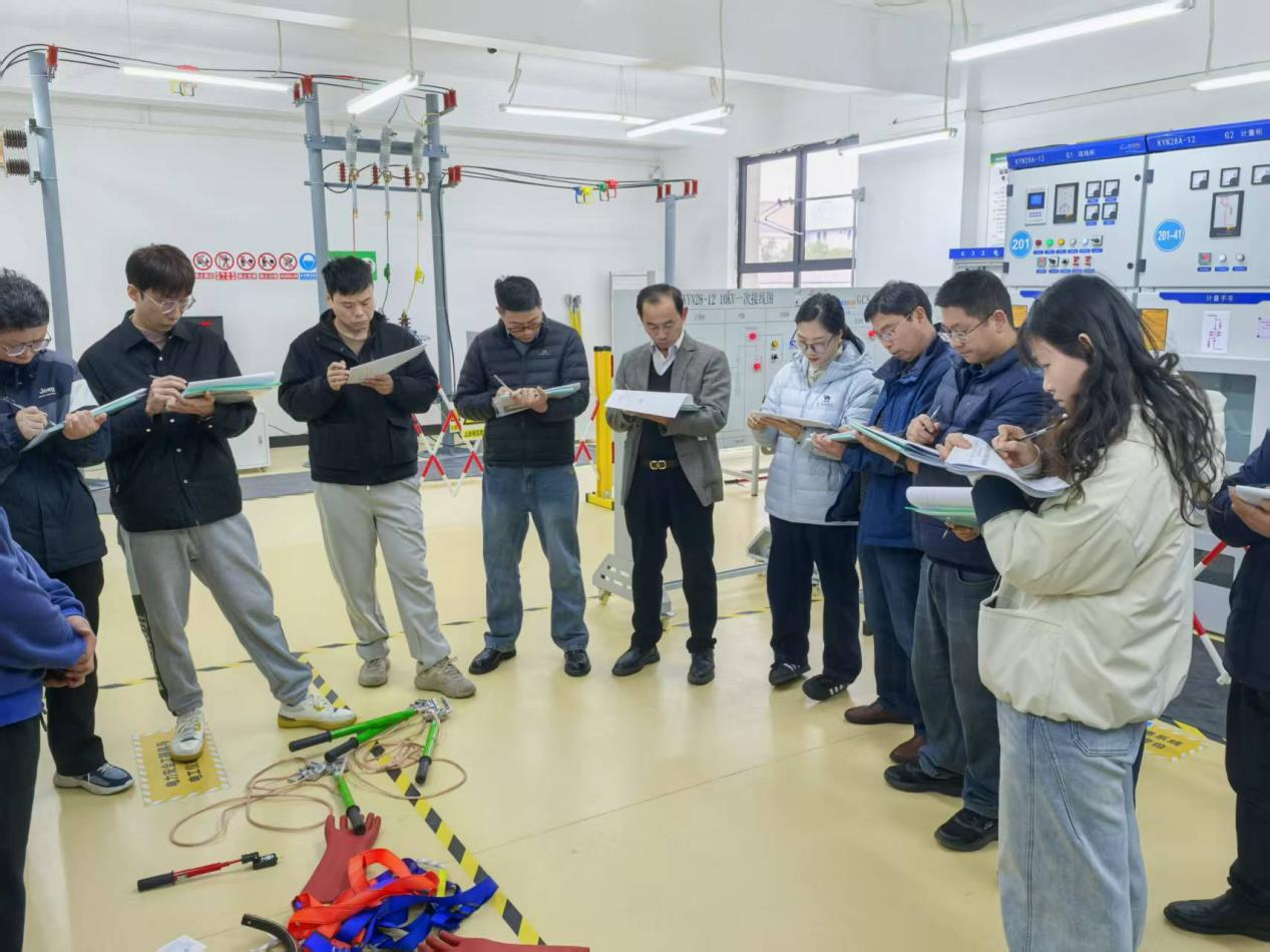 1764918215180828.png 1764918215180828.png