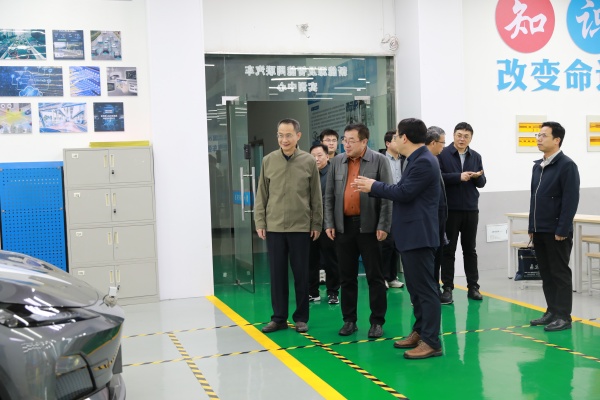 邓玉林院士来校调研指导 为学院高质量发展增添新动能