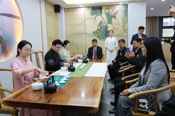 1775833519302975.jpg 1775833519302975.jpg