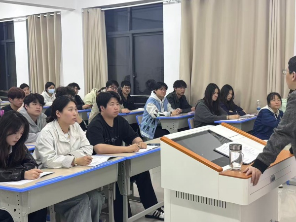 讲座图片 (3)_副本.jpg